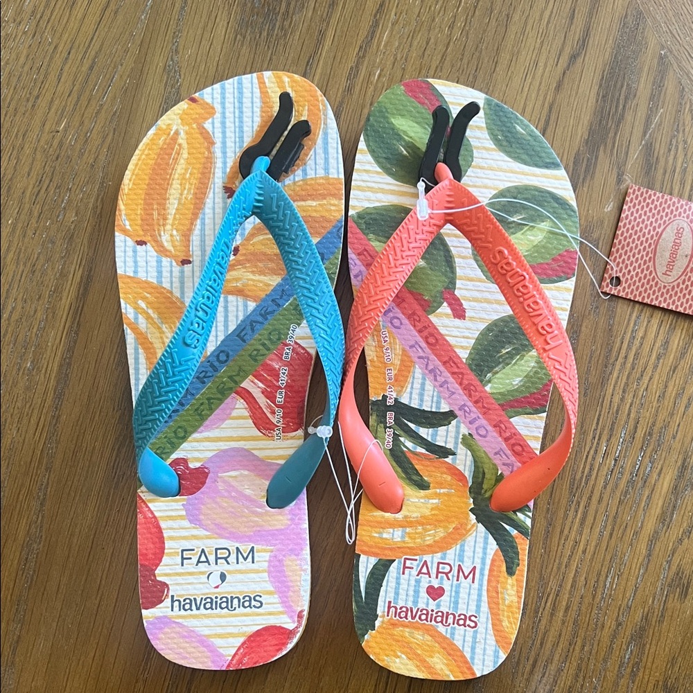 Havaianas Tropical Print Flip Flops - Blue & Coral Straps